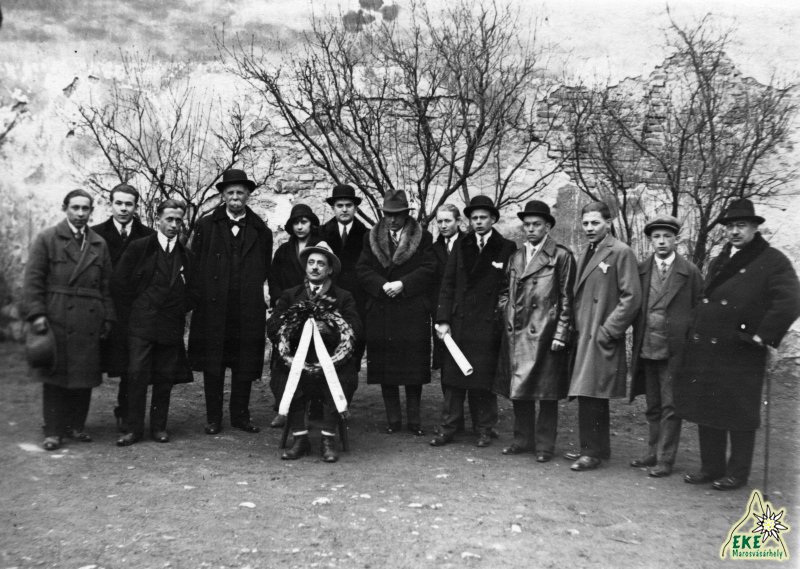 az EKE 40 éves jubileumi közgyűlése után a Mátyásház udvarán, 1931. III. 1.